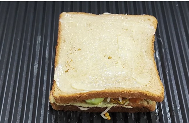 Sprouts Mung Grilled Sandwich