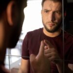 Do you like talking to yourself ? तो जानिए विज्ञान इसके बारे में क्या कहता है