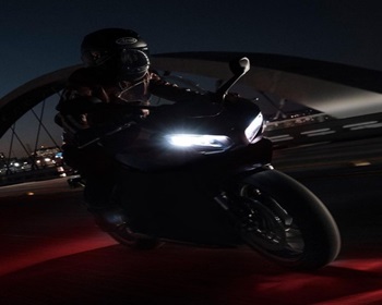 Triumph Daytona 660 First Glimpse of the Upcoming Super Sports Bike